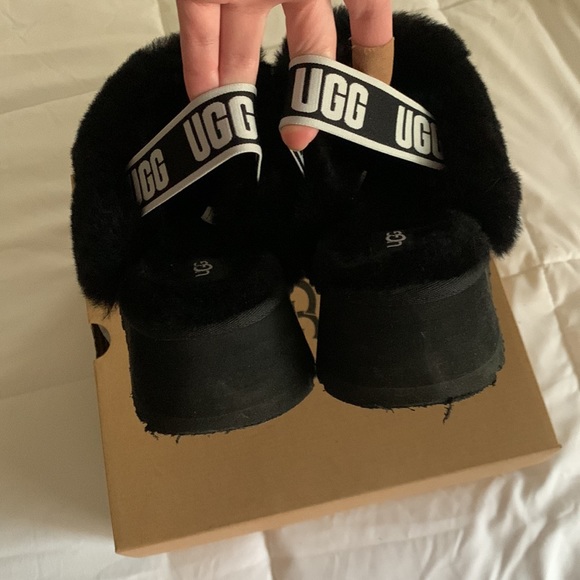 UGG Funkette Black Slingback Slip-On Platform Slippers - Picture 16 of 16